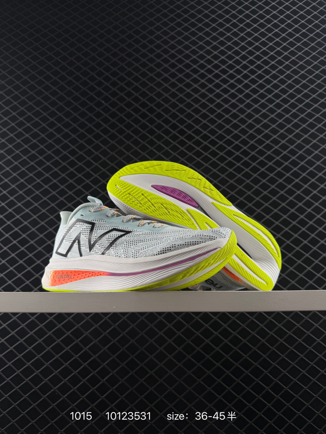 New Balance FuelCell Super Comp Trainer V2 NBV2